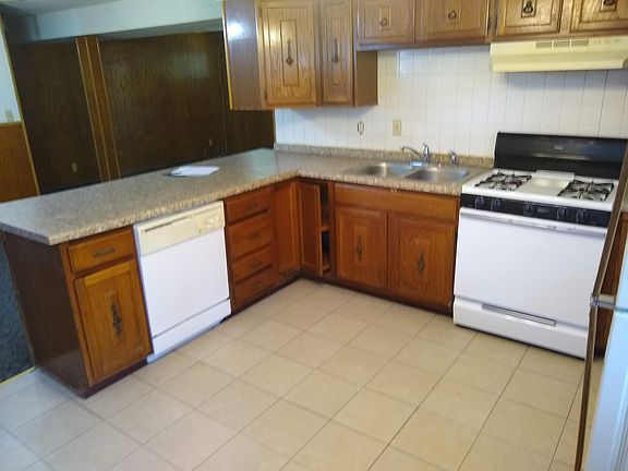 5th image of 8513 E 91st St