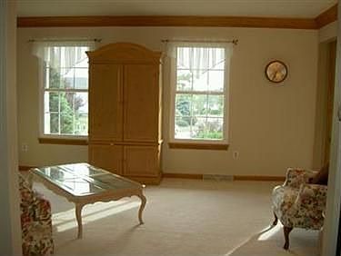 3rd image of 539 Royal Woods Dr