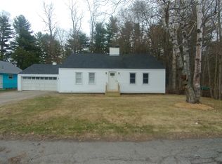 22 Roles St, Springvale, ME 04083