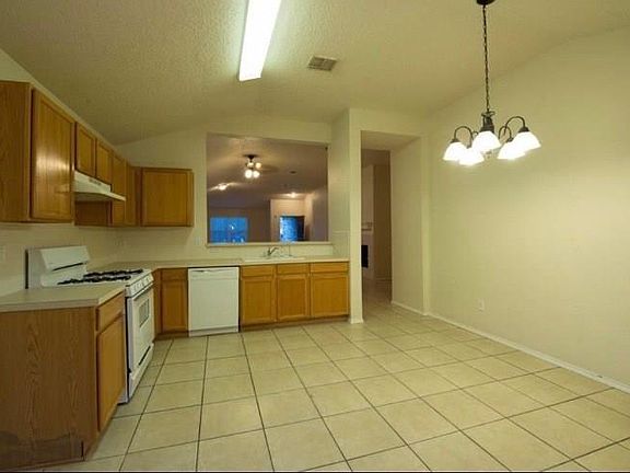 5th image of 911 Mulder Dr