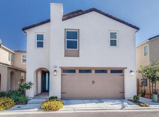 1962 Minarets Ln, Clovis, CA 93611
