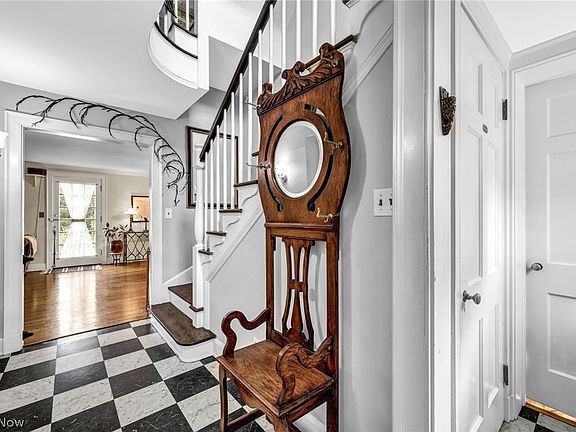 4th image of 19607 Fairmount Blvd