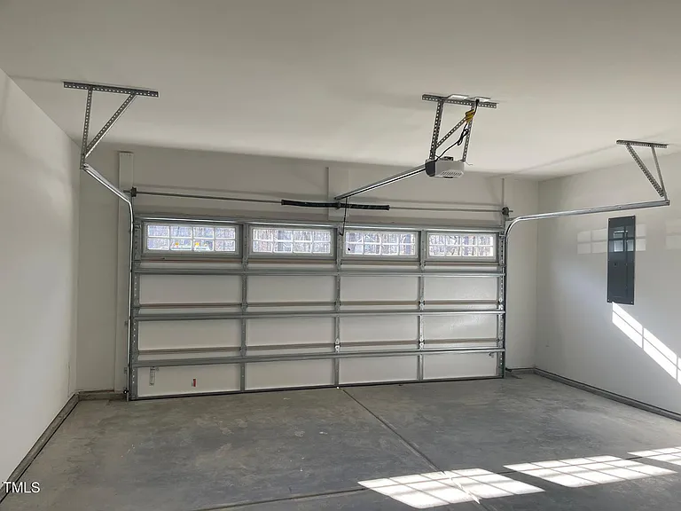 852 Money Island Pl — Photo 32