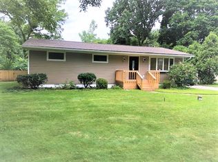 5929 Huntington Rd, Sylvania, OH 43560