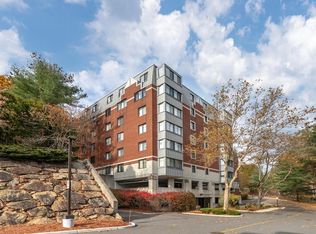 200 Ledgewood Dr APT 206, Stoneham, MA 02180