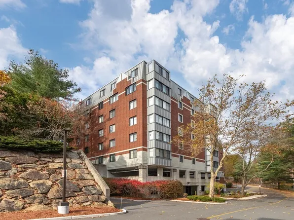 200 Ledgewood Dr APT 206, Stoneham, MA 02180