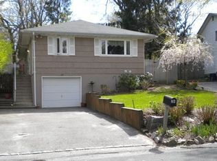 28 Whitestone Rd, Sound Beach, NY 11789