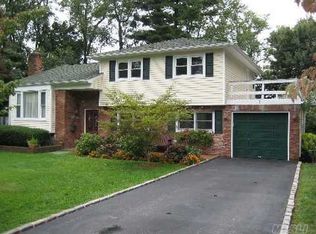 1 Northfield Rd, Glen Cove, NY 11542