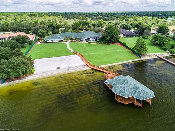 2nd image of 124 Lagoni Ln