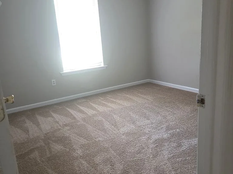 907 Canyon Ct — Photo 17