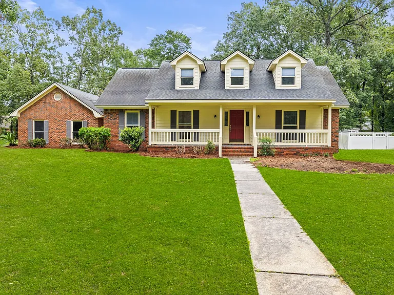 390 Steele Wood Dr — Photo 1