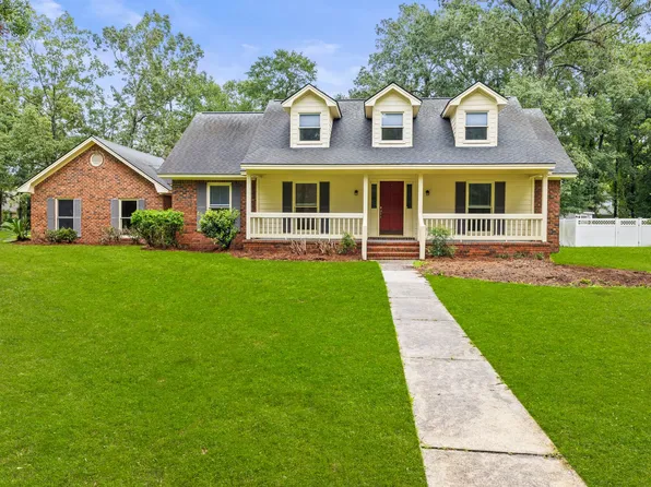 390 Steele Wood Dr, Richmond Hill, GA 31324