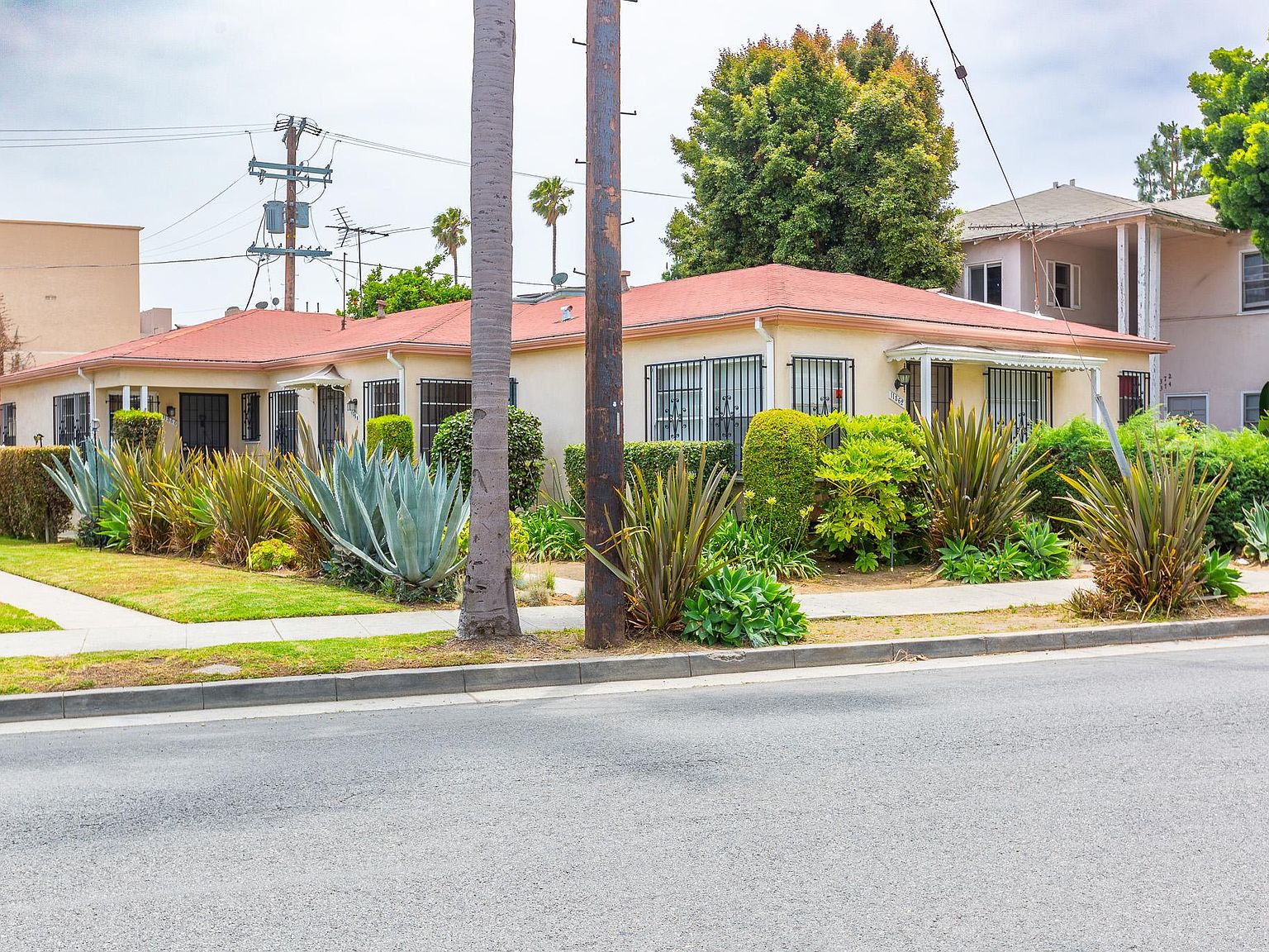 11364 Exposition Blvd, Los Angeles, CA 90064 Zillow