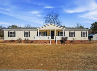 209 Huck Finn Ct, Hope Mills, NC 28348