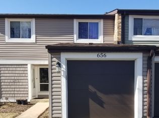 656 Lakeside Circle Dr, Wheeling, IL 60090