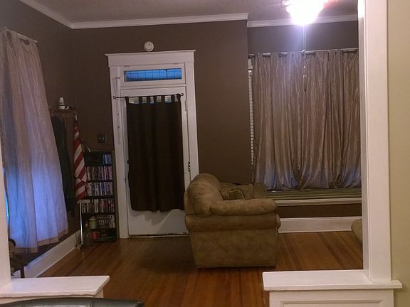 3rd image of 3102 Felix St