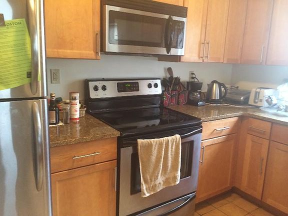 2nd image of 360 Franklin St #105