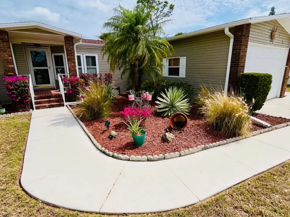 10822 Moss Creek Ct #39, North Fort Myers, FL 33903