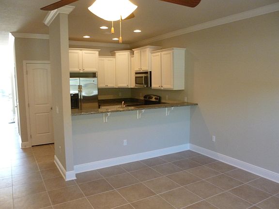 4th image of 16 W Shady Oaks Ln Unit E