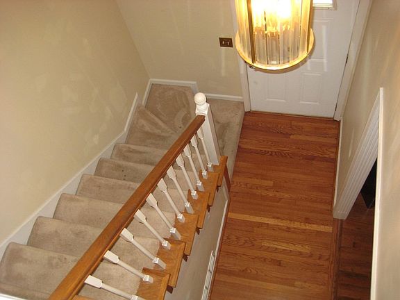 3rd image of 112 Crown Ct