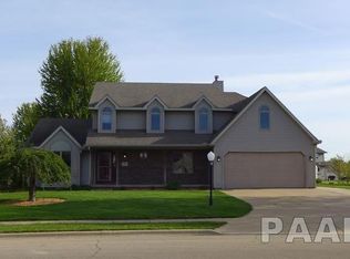 520 Taylor Dr, Chillicothe, IL 61523