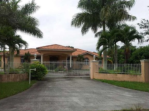 2nd image of 22712 SW 180th Ct