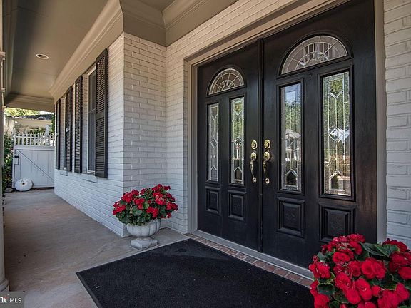 3rd image of 10005 Gable Manor Ct