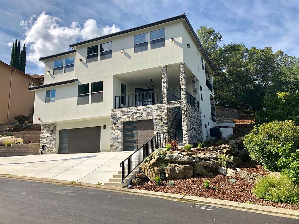 1st image of 3921 Horseshoe Cir