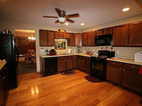 2nd image of 920 Bobbie Jean Ln