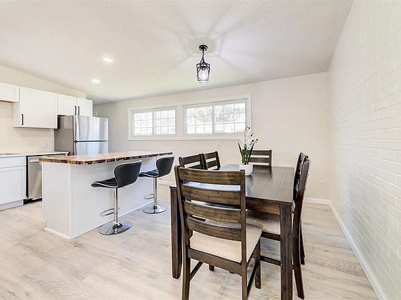 5th image of 8432 Buckthorn Dr