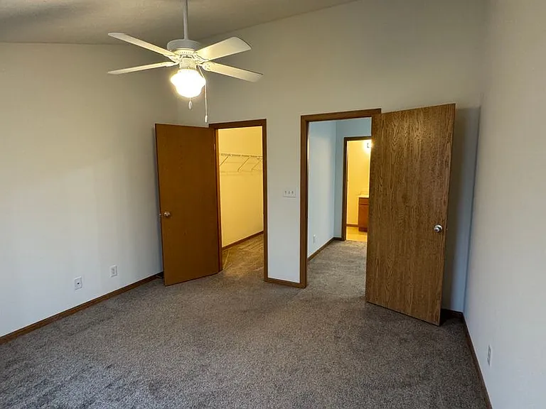 Southern Winds Apartments — Photo 16
