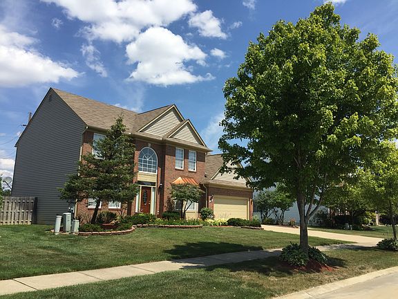 2nd image of 2931 Ashbury Dr