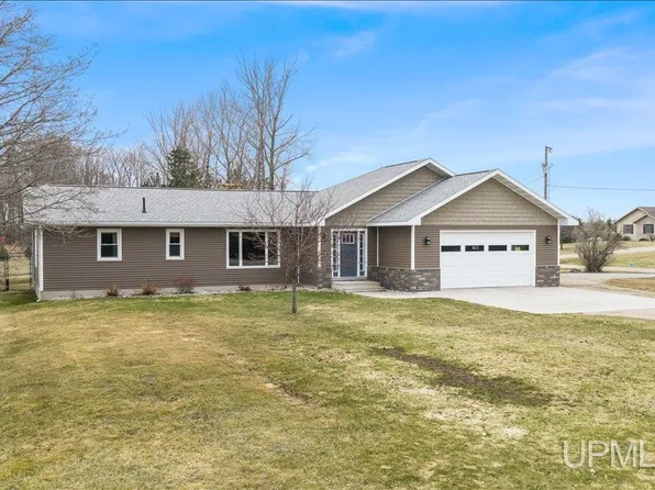 4695 I Rd, Bark River, MI 49807
