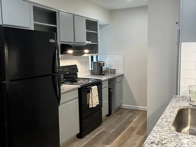 1506 Benjamin Pkwy — Photo 23