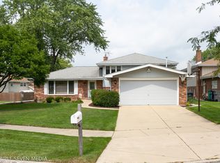 7944 W Ponderosa Ct, Orland Park, IL 60462