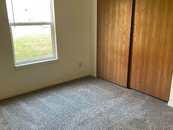 5th image of 901 Hackberry St #09d40a988