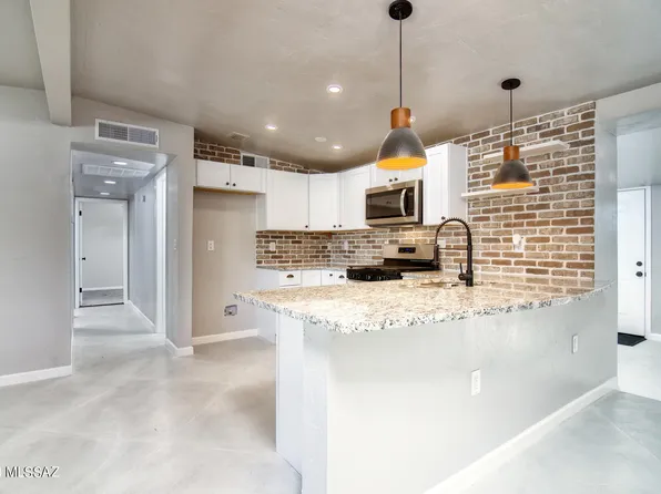 5208 E 27th St, Tucson, AZ 85711