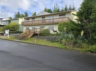 805 Prefontaine Dr, Coos Bay, OR