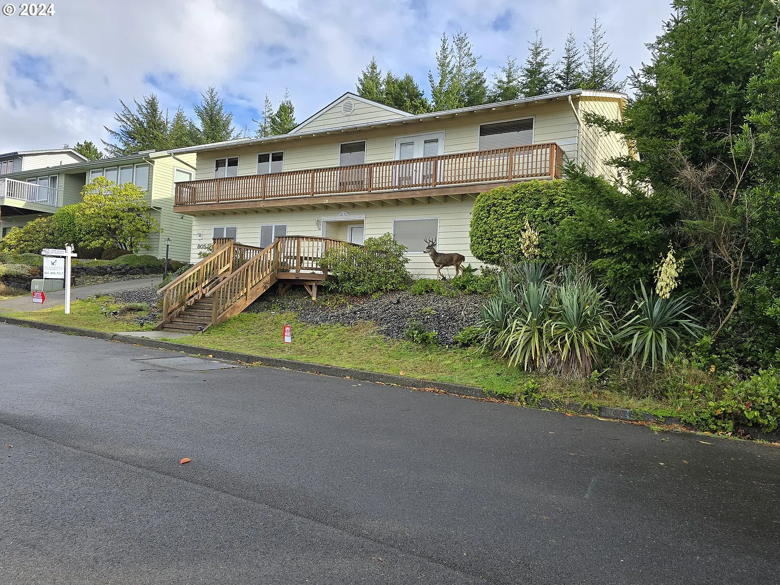 805 Prefontaine Dr photo 1