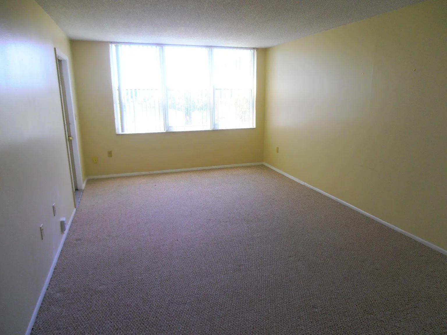 1 bed, 1.0 bath, 690 sqft, $1,575 — Photo 3