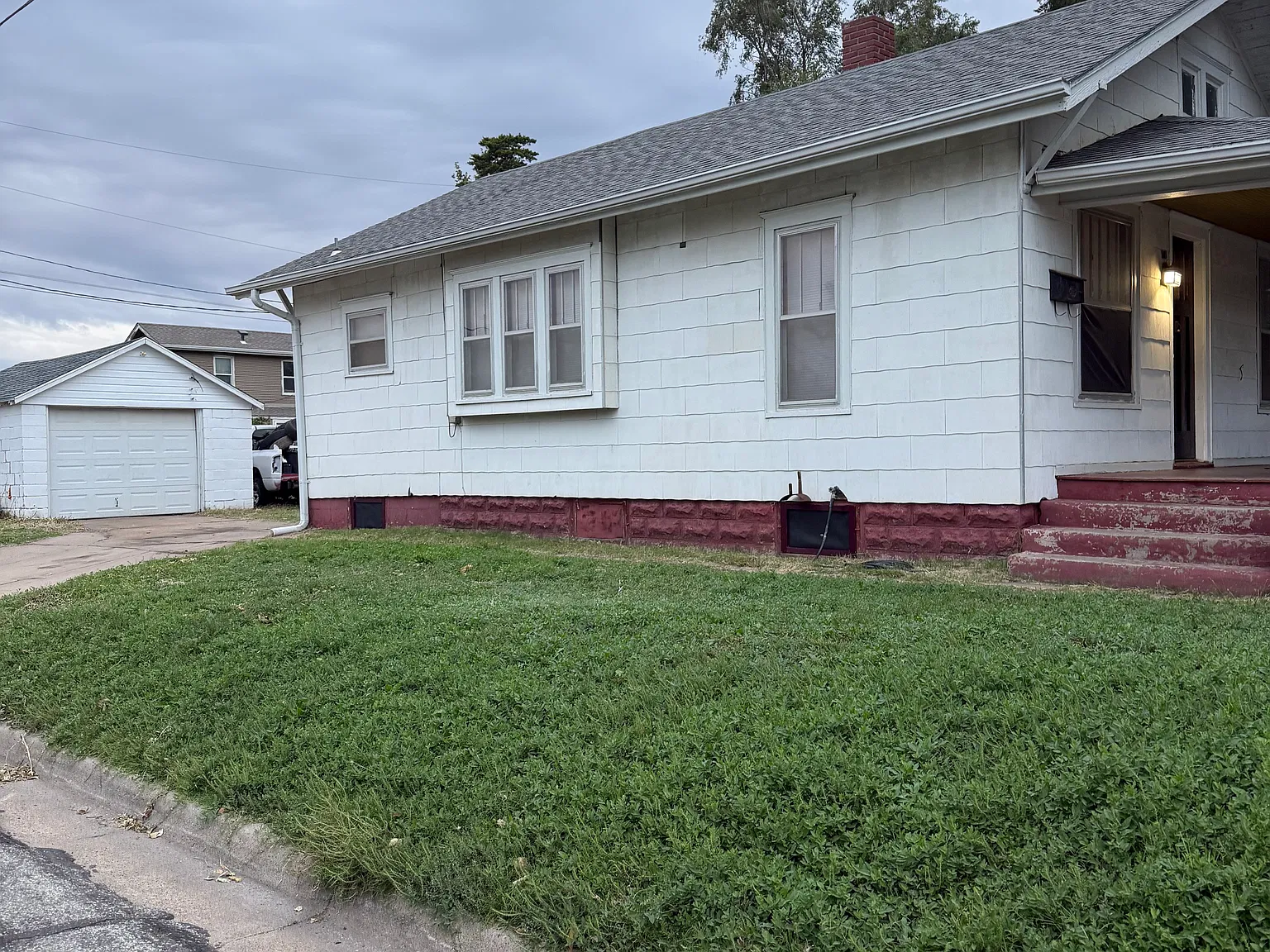 2 bed, 1.5 bath, 816 sqft, $950 — Photo 2