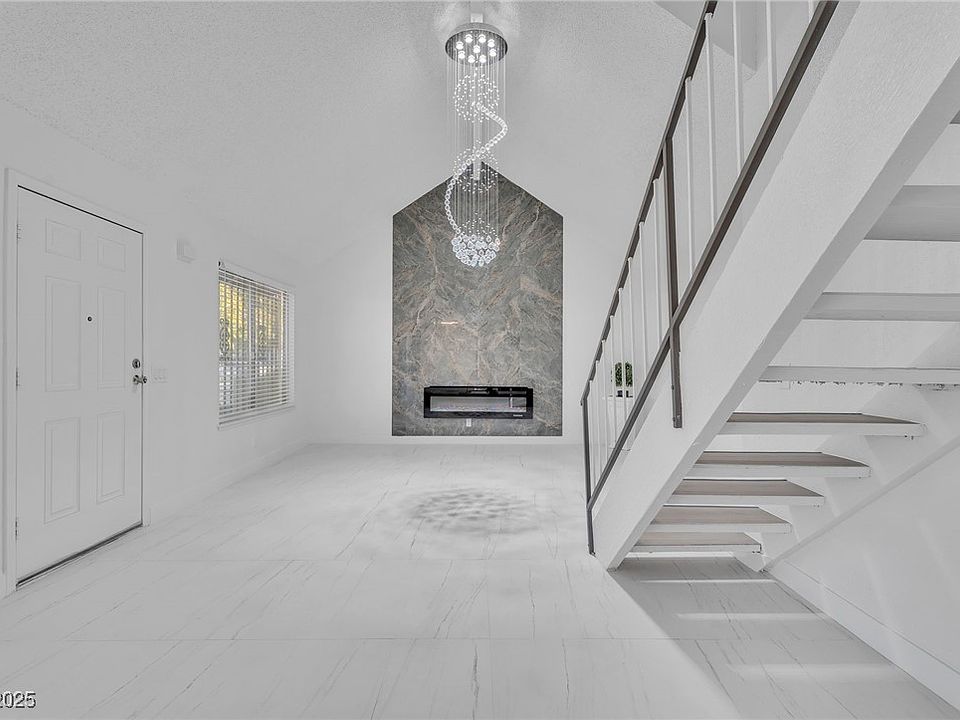 1st image of 4565 Sirius Ave