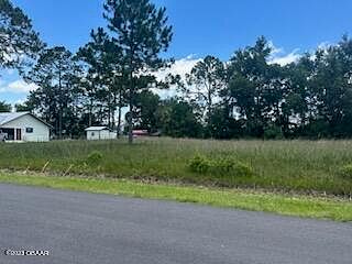 2nd image of 110 W Camelot Dr