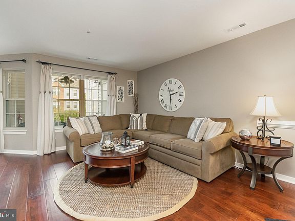 4th image of 112 Gwen Dr Unit 2H