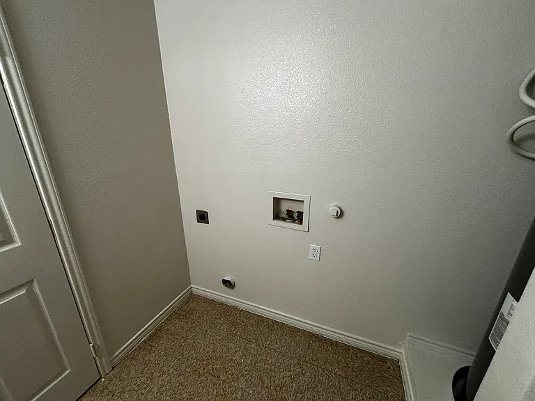 914 E Avenue A #A — Photo 9