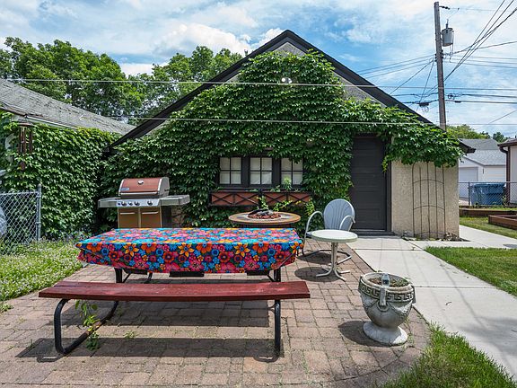 Patio, Grill & Fire Pit