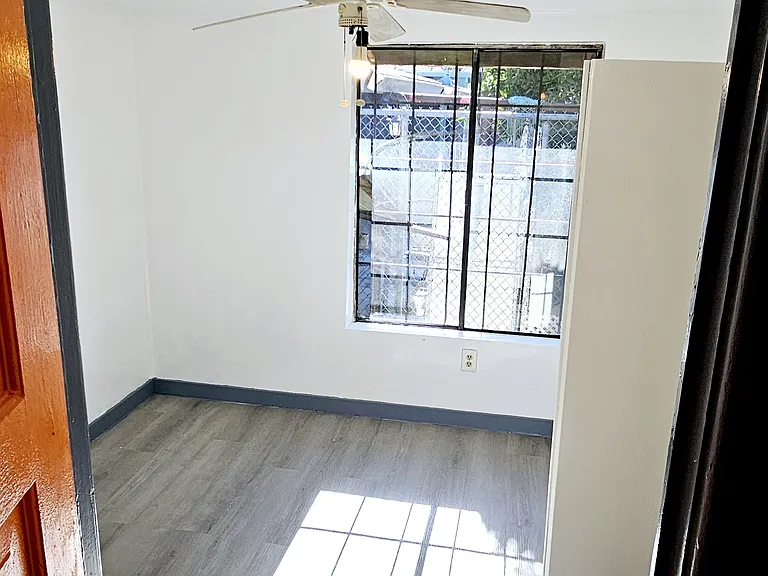 1122A N St — Photo 12