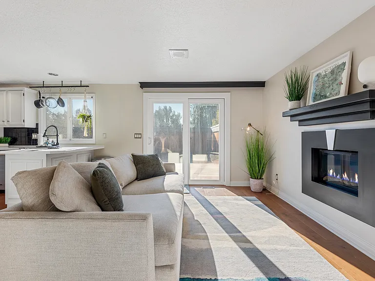 5006 SW Sweeney St — Photo 6