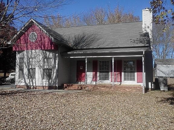 1st image of 1614 Briarwood Dr