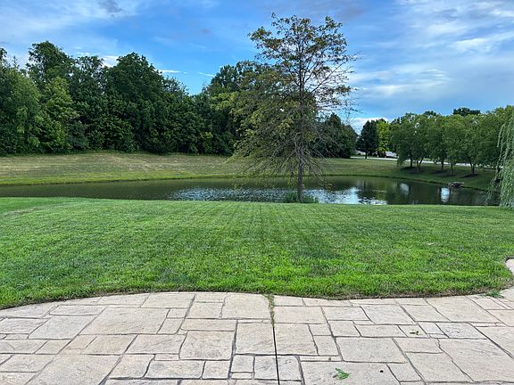 3rd image of 5895 Mill Oak Dr